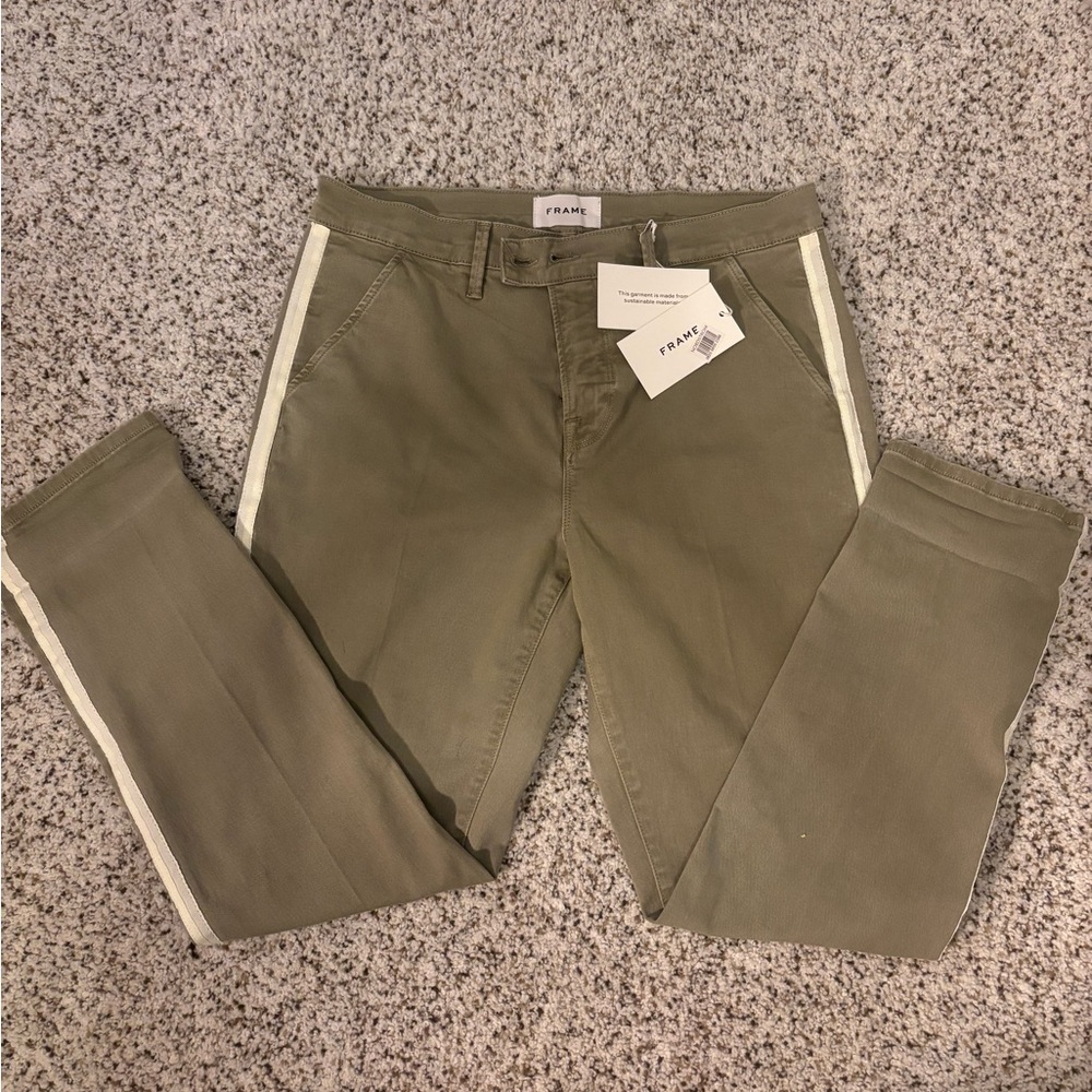NEW WITH TAG FRAME LE BEAU CROP CHINO PANTS IN OLIVE GREEN AND WHITE SIZE 26